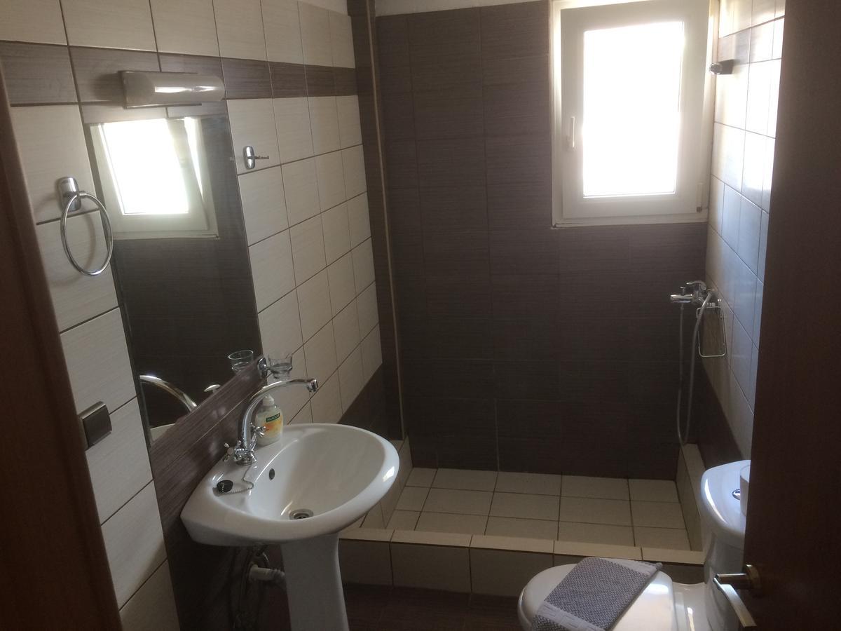 Molos Beach Rooms Kissamos Exterior photo